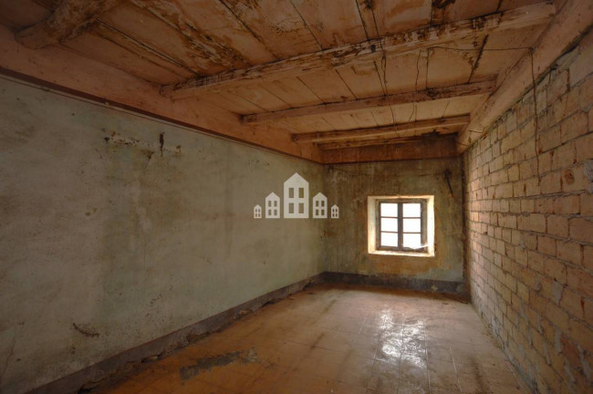 Casa semindipendente in vendita a Val di Chy