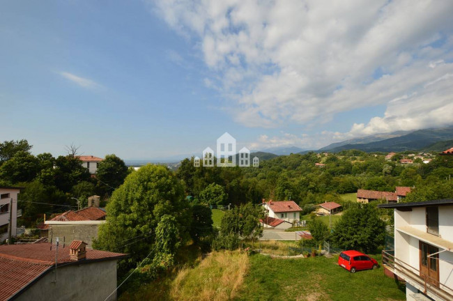 Casa semindipendente in vendita a Val di Chy