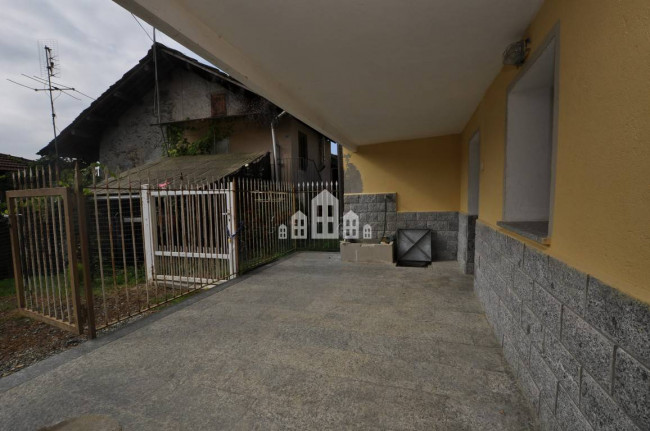 Casa semindipendente in vendita a Chiesanuova