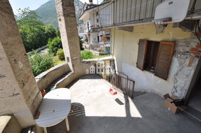 Casa semindipendente in vendita a Locana