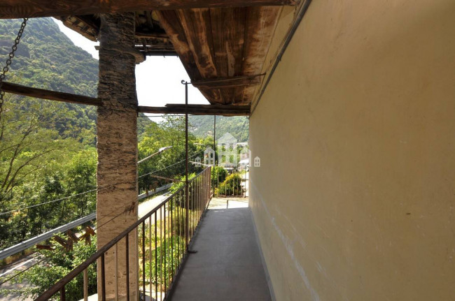 Casa semindipendente in vendita a Locana