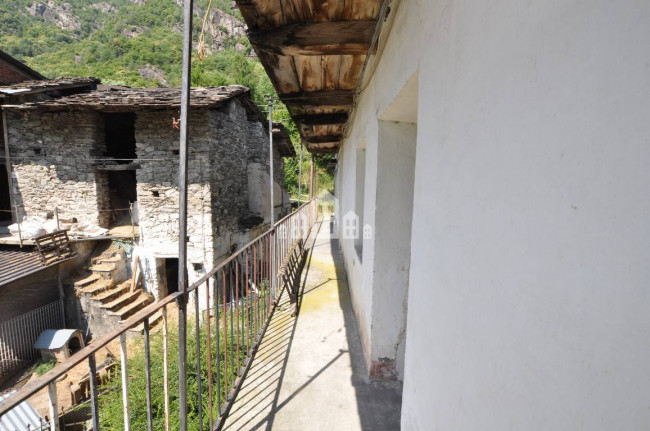 Casa semindipendente in vendita a Locana