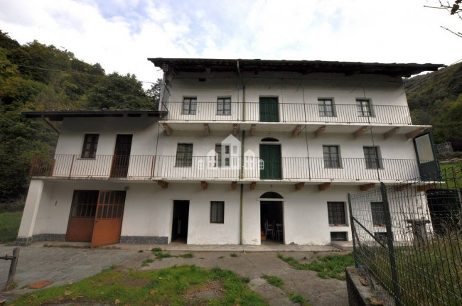 Casa indipendente in vendita a Sparone
