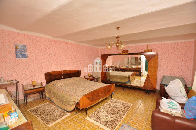 Casa indipendente in vendita a Sparone