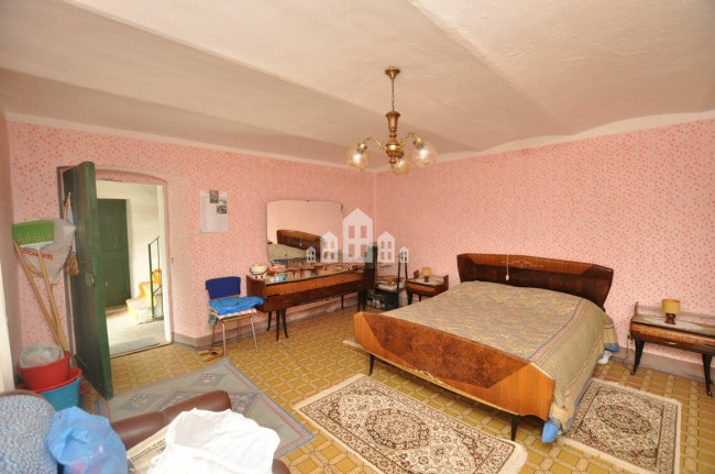 Casa indipendente in vendita a Sparone