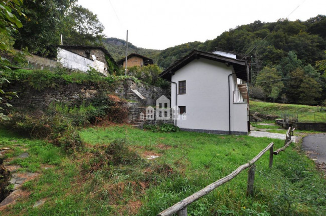 Casa indipendente in vendita a Sparone