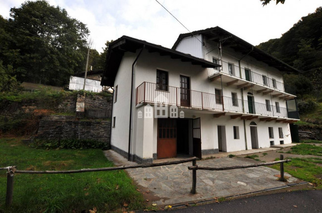 Casa indipendente in vendita a Sparone