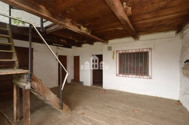 Casa semindipendente in vendita a Traversella