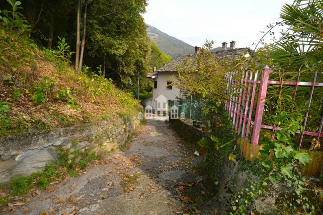 Casa semindipendente in vendita a Traversella