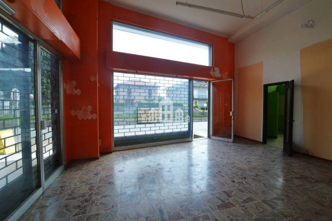 Locale commerciale in vendita a Cuorgnè