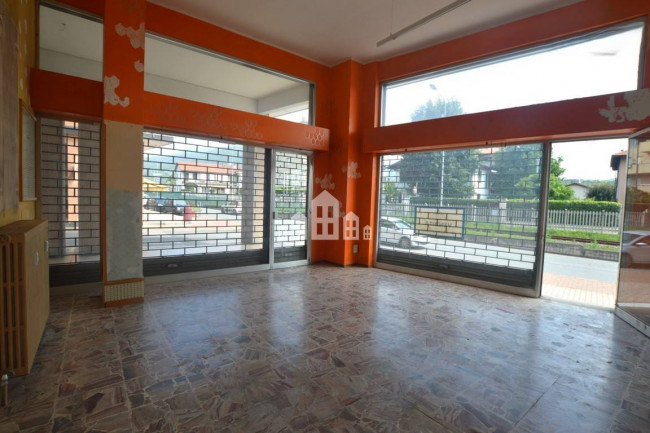 Locale commerciale in vendita a Cuorgnè