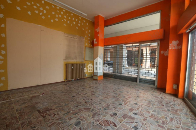 Locale commerciale in vendita a Cuorgnè