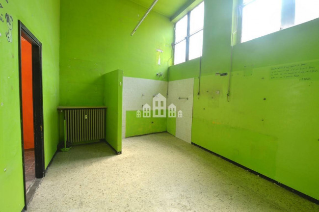 Locale commerciale in vendita a Cuorgnè