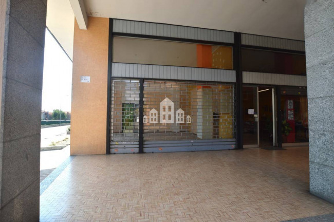 Locale commerciale in vendita a Cuorgnè