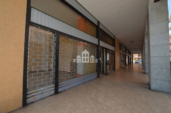 Locale commerciale in vendita a Cuorgnè