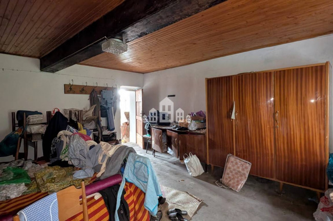 Half-duplex for sale in Traversella