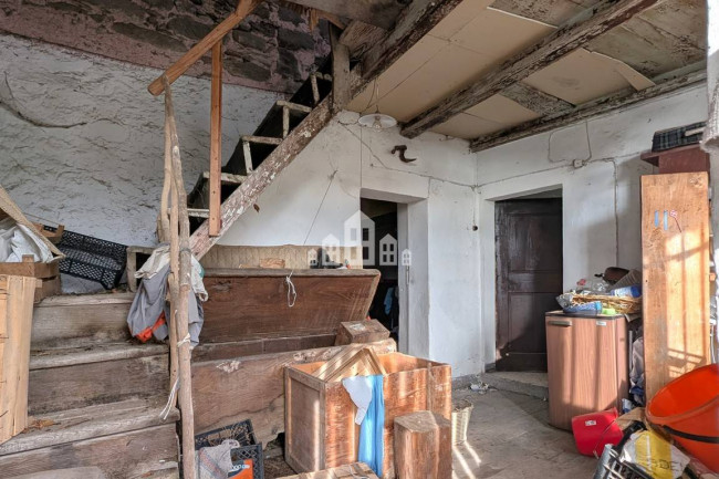 Half-duplex for sale in Traversella