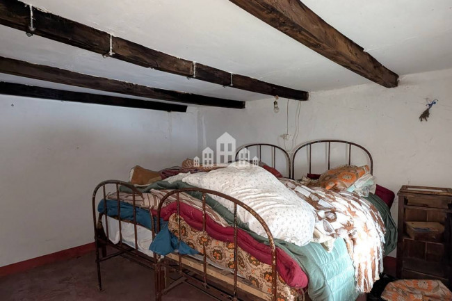 Half-duplex for sale in Traversella