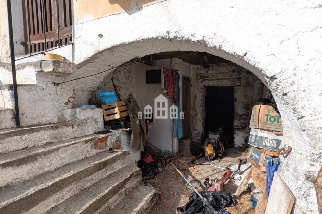 Half-duplex for sale in Traversella