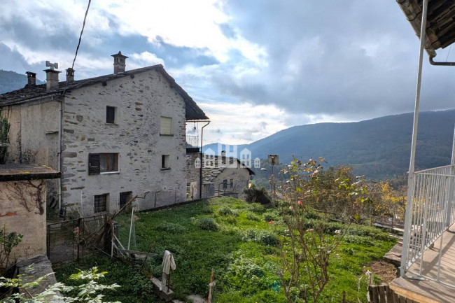 Half-duplex for sale in Traversella
