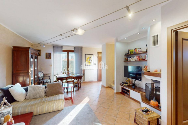 Mid-terrace villa for sale in Castellamonte