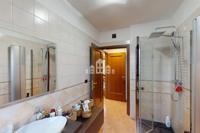 Mid-terrace villa for sale in Castellamonte