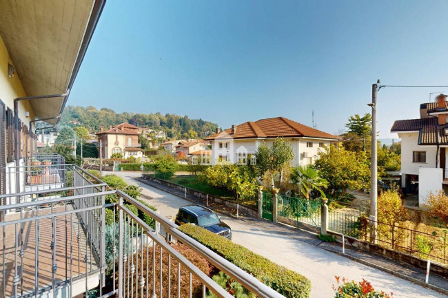 Mid-terrace villa for sale in Castellamonte