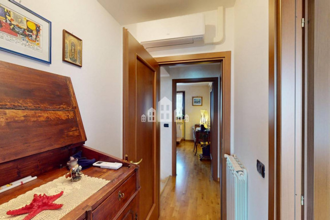 Mid-terrace villa for sale in Castellamonte