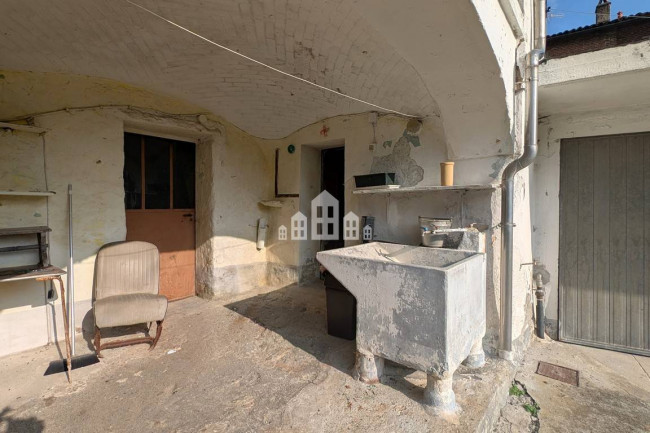 Half-duplex for sale in Val di Chy