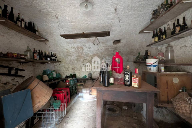 Half-duplex for sale in Val di Chy