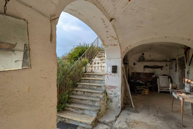 Half-duplex for sale in Val di Chy