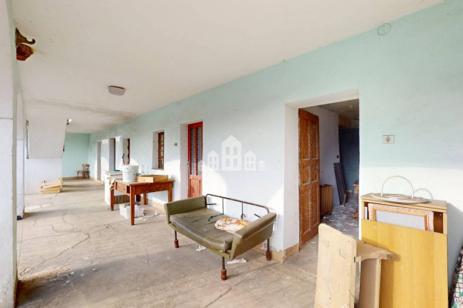 Half-duplex for sale in Val di Chy