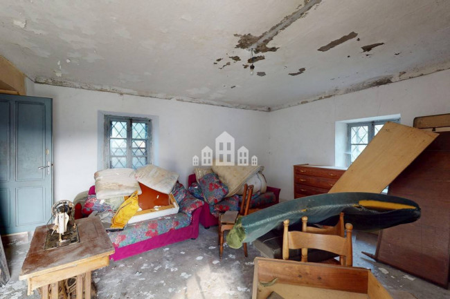 Half-duplex for sale in Val di Chy