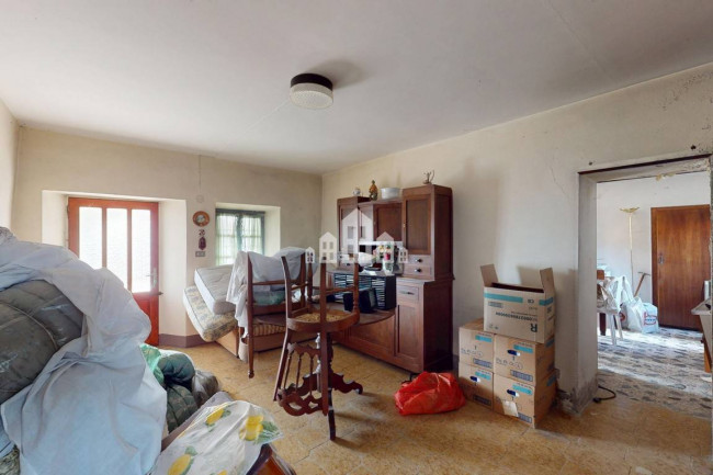 Half-duplex for sale in Val di Chy