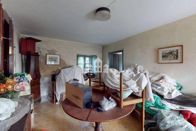 Half-duplex for sale in Val di Chy