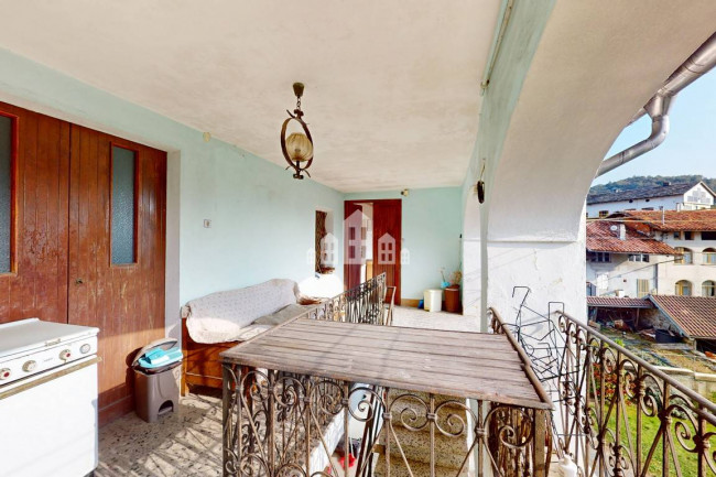 Half-duplex for sale in Val di Chy