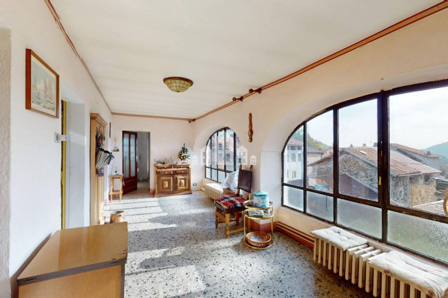 Half-duplex for sale in Val di Chy