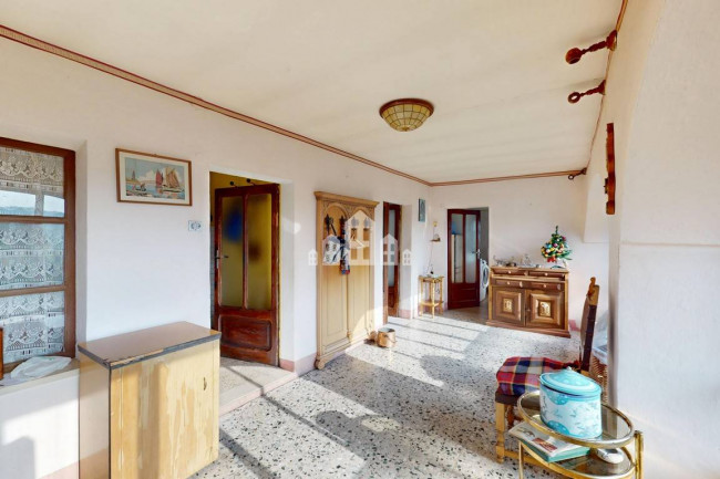 Half-duplex for sale in Val di Chy