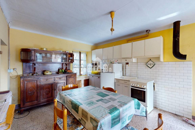 Half-duplex for sale in Val di Chy