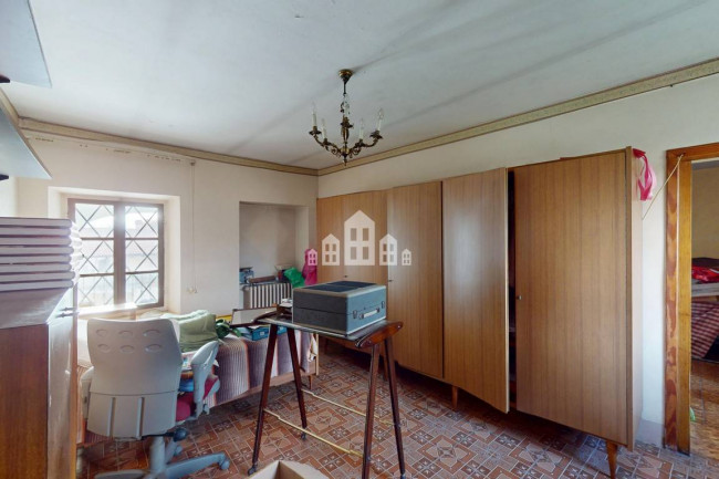 Half-duplex for sale in Val di Chy