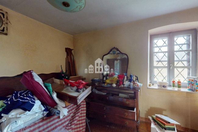 Half-duplex for sale in Val di Chy