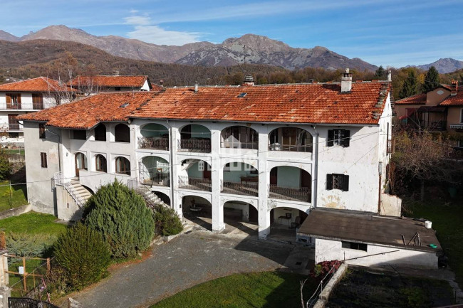 Half-duplex for sale in Val di Chy