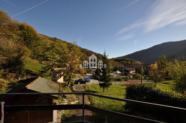 Casa semindipendente in vendita a Pont-Canavese