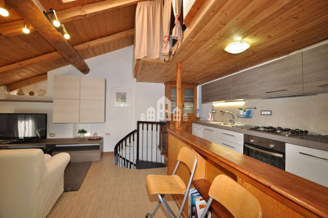 Casa semindipendente in vendita a Pont-Canavese