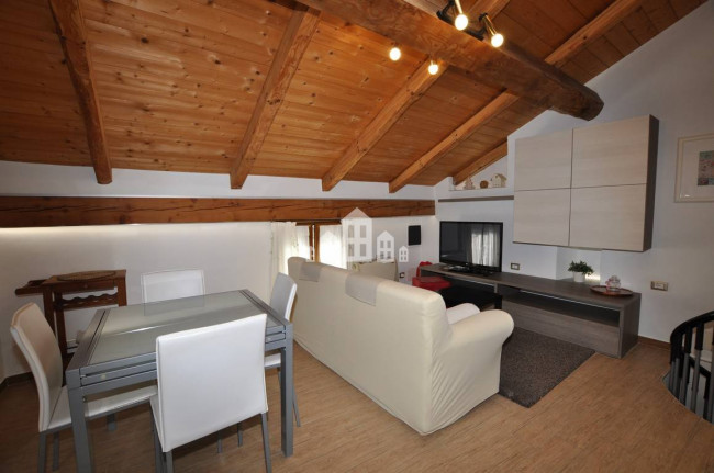 Casa semindipendente in vendita a Pont-Canavese