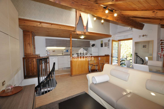 Casa semindipendente in vendita a Pont-Canavese