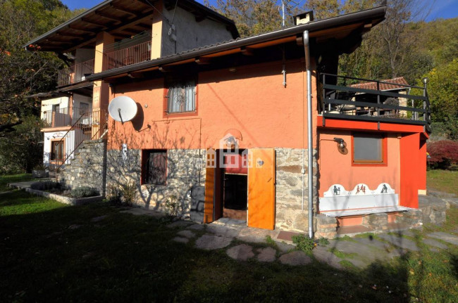 Casa semindipendente in vendita a Pont-Canavese