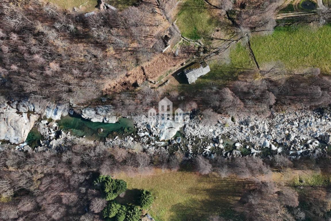 Fixer-upper for sale in Traversella