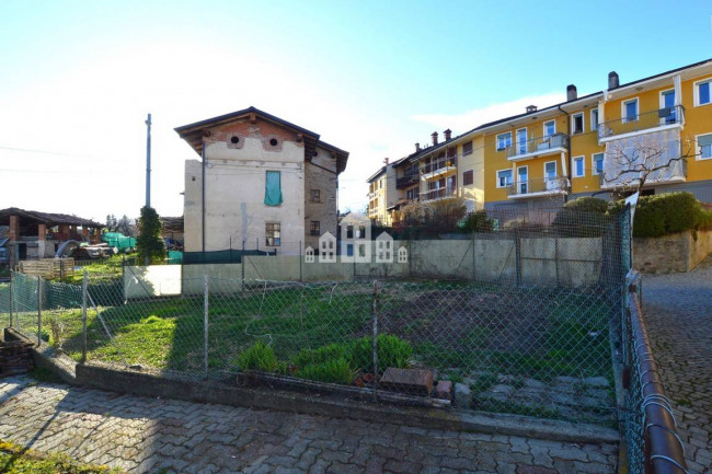 Casa semindipendente in vendita a Val di Chy