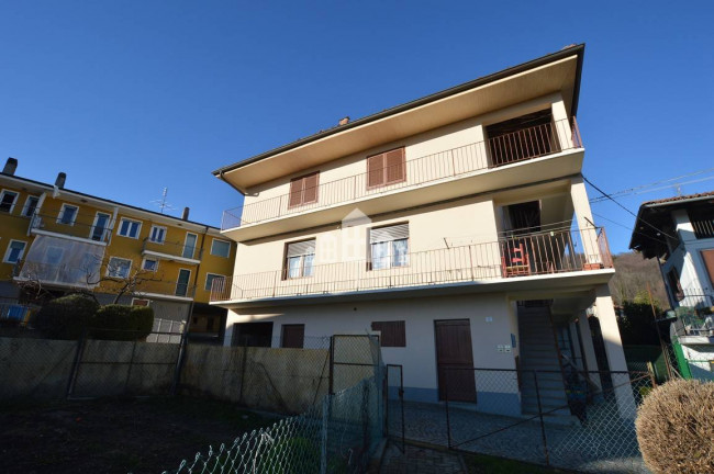 Casa semindipendente in vendita a Val di Chy